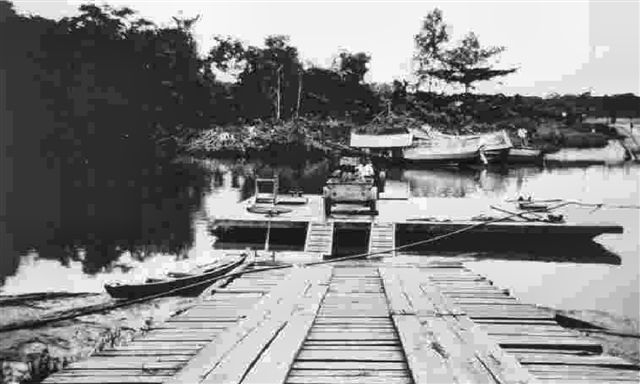 Veerpontje_Zuid Sumatra_1950_resize (46K)